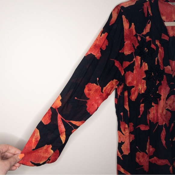 Soft Surroundings Hibiscus Floral Embroidered Tunic - Picture 5 of 9